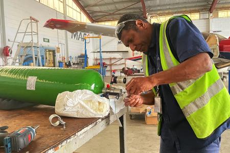 P2-SDP oxygen cylinder change by Martin Dabrani