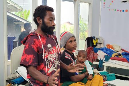 Samuel, Kelin and Bani at Kompiam Hospital