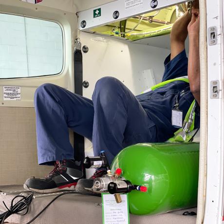 P2-SDP oxygen cylinder change by Martin Dabrani