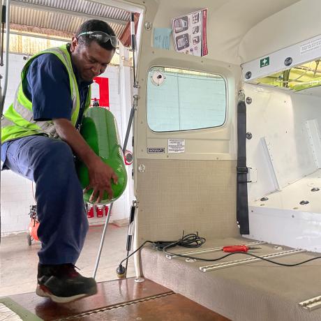 P2-SDP oxygen cylinder change by Martin Dabrani