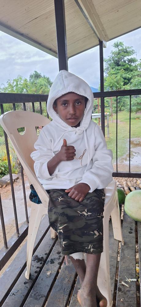 Loni giving a thumbs up