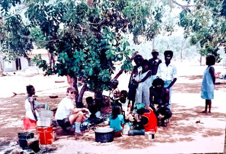 MAF piloit and Yolngu people in homeland